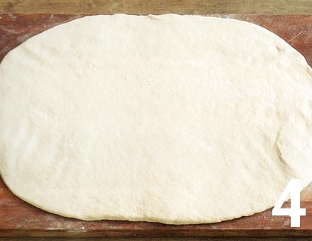 Preparacion de Receta de Cocina: Stromboli con Salchichón, Pimiento y Queso - Paso 4