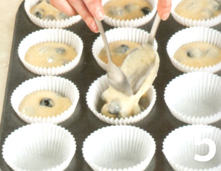 Preparacion de Muffins de arándano y limón - Paso 5