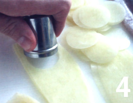 Preparacion de Lenguado relleno y cubierto con escamas de papas - Paso 4