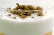 Preparación de Capricho de Yogurt con Jengibre y Durazno