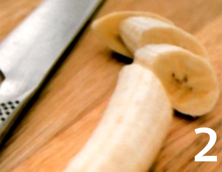 Preparacion de Receta de Cocina: Batido de Plátano y Frutilla - Paso 2