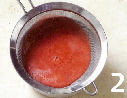 Preparacion de Receta de Cocina: Helado de Vainilla y Frutillas - Paso 2